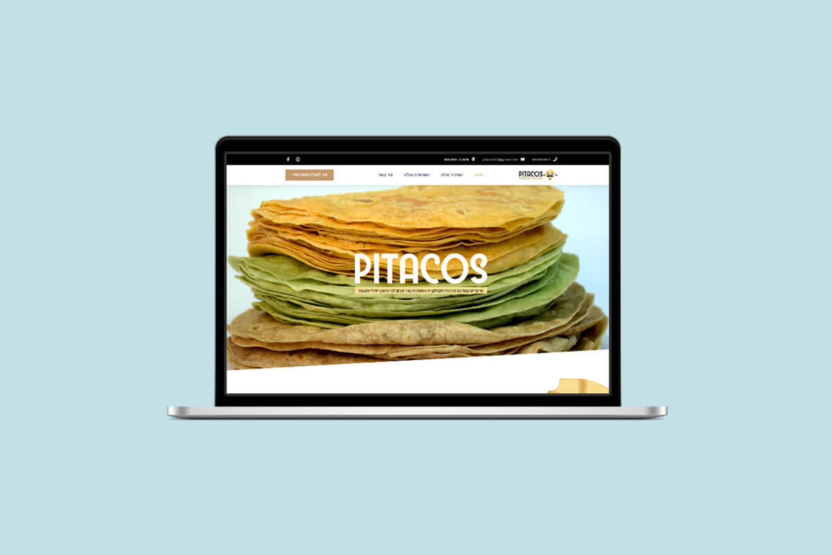 מוקאפ אתר אינטרנט של Pitacos בתצוגה במחשב
